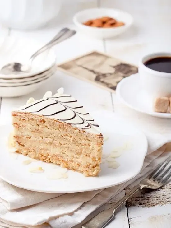 Торт Эстерхази от семейной кондитерской Kisura | Доставка по Москве