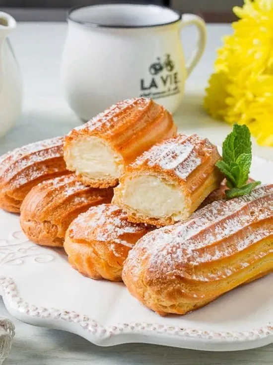 Эклер от семейной кондитерской Kisura | Доставка по Москве