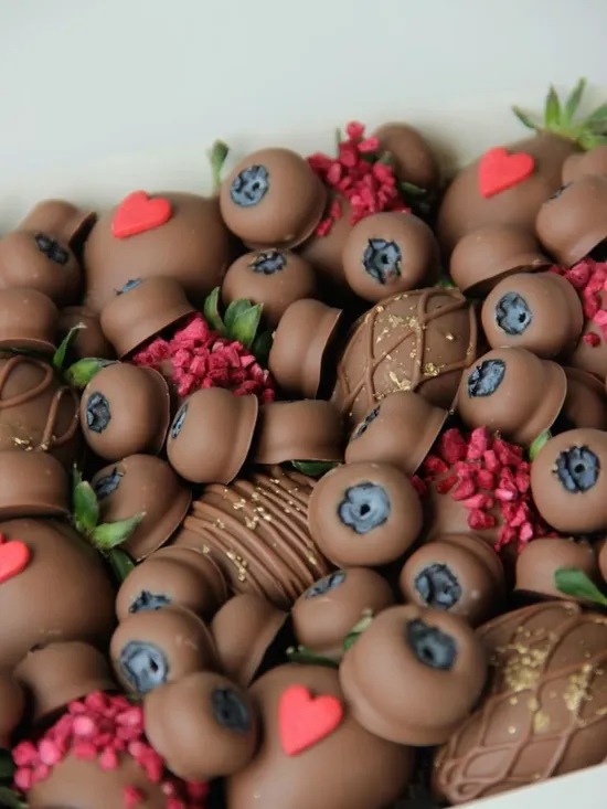 Голубика в шоколаде от семейной кондитерской Kisura | Доставка по Москве