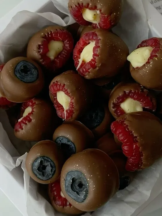 Голубика в шоколаде от семейной кондитерской Kisura | Доставка по Москве