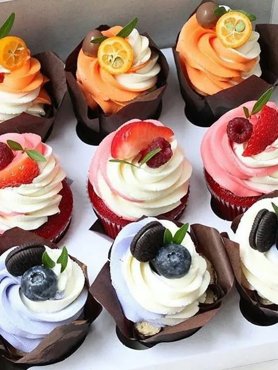 Капкейки с ягодами от семейной кондитерской Kisura | Доставка по Москве