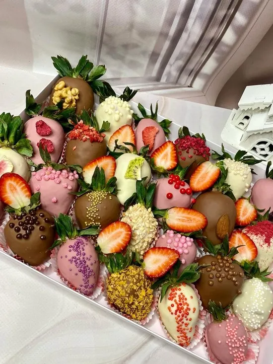 Клубника в шоколаде от семейной кондитерской Kisura | Доставка по Москве