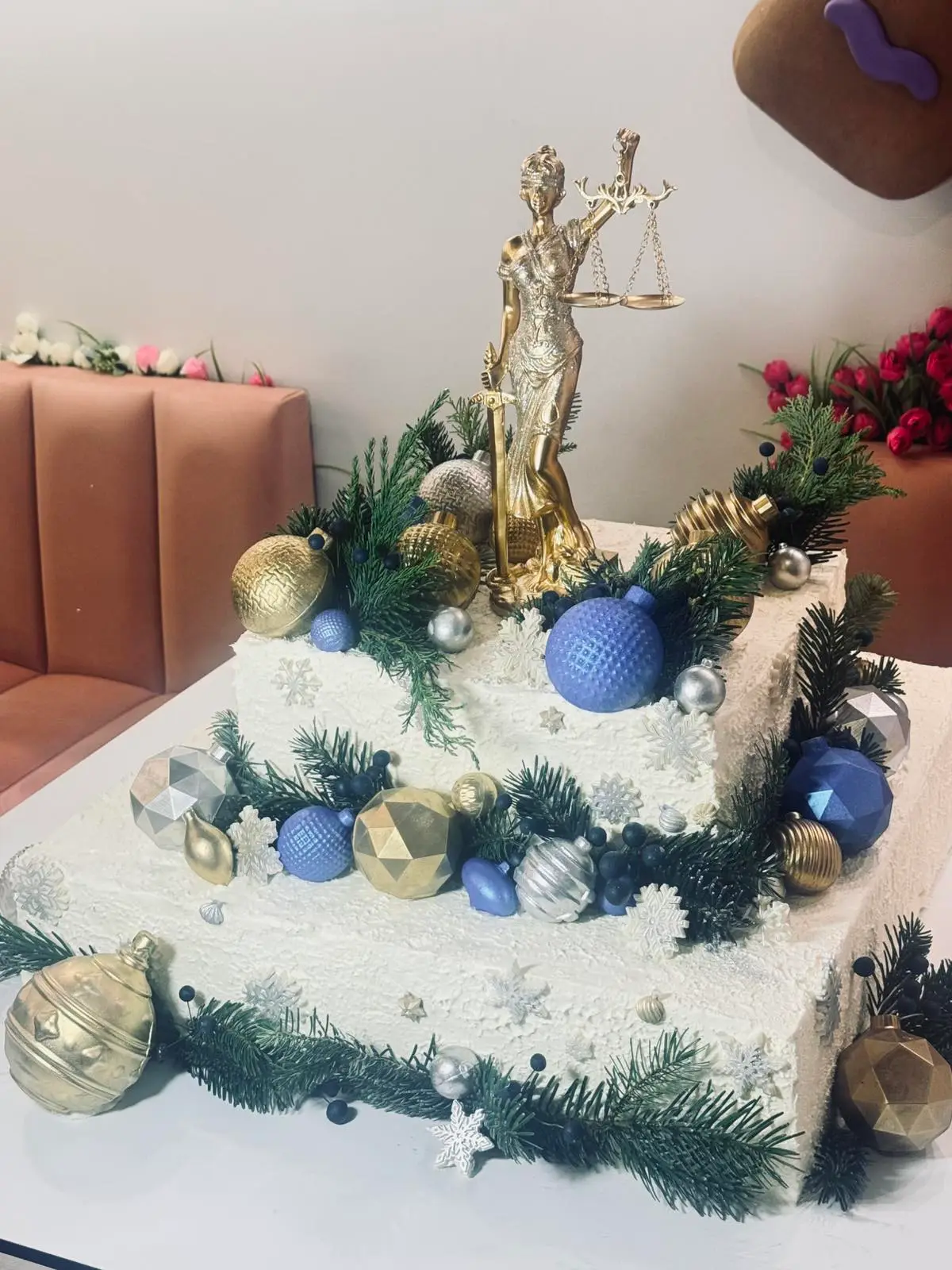 Праздничный торт с дизайном по заказу от Kisura — семейной кондитерской в Хорошево-Мнёвниках | Доставка в Москве